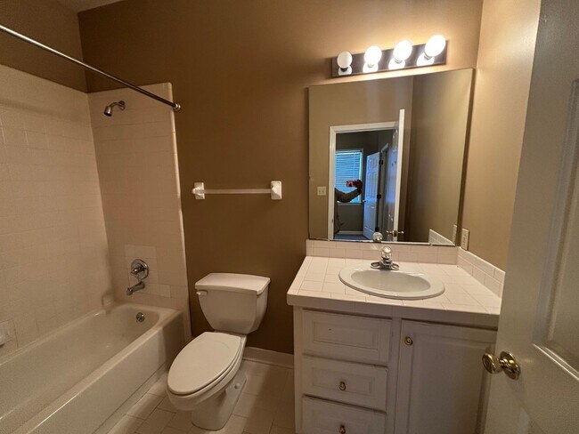 Building Photo - EXECUTIVE LIVING AT HARBOR TOWN