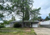 Building Photo - 3 Bedroom 1 Bath Hucrest Home