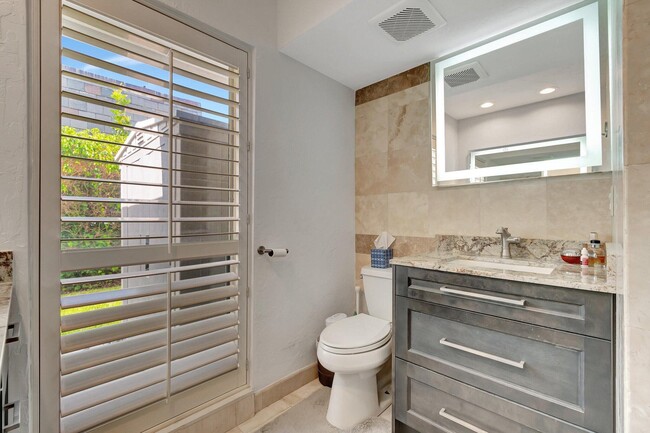 Building Photo - 4450 NE 23rd Ave