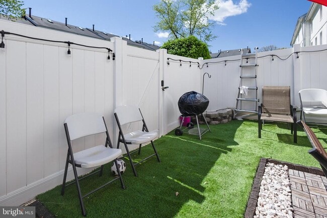 Building Photo - 9308 Canterbury Riding