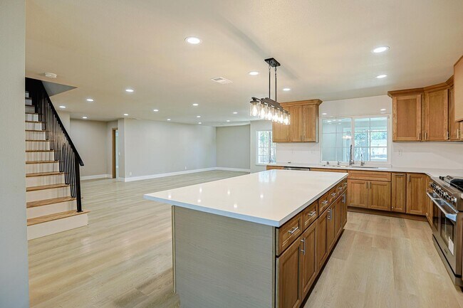 Building Photo - 9909 Merced River Ave