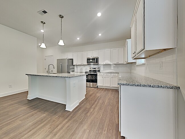 Building Photo - 3076 Day Flower Dr