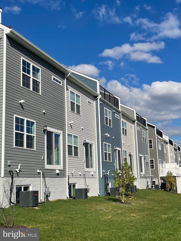 Building Photo - 2280 Marcy Dr