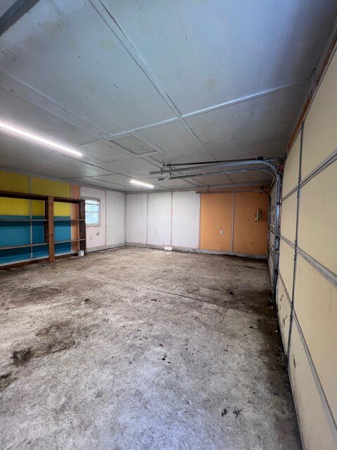 Building Photo - 832 Craig St