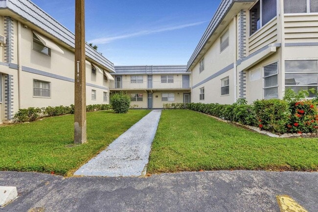Building Photo - 114 Brittany Terrace