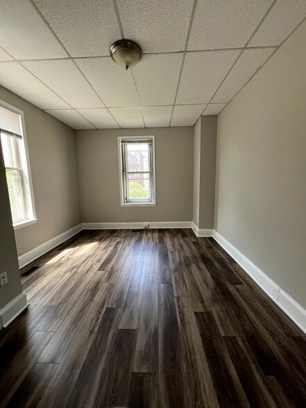 Building Photo - 4053 Sansom St
