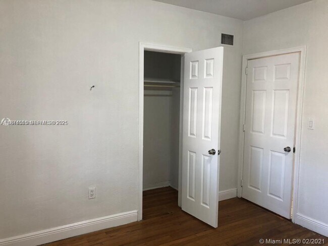 Building Photo - 1791 Marseille Dr