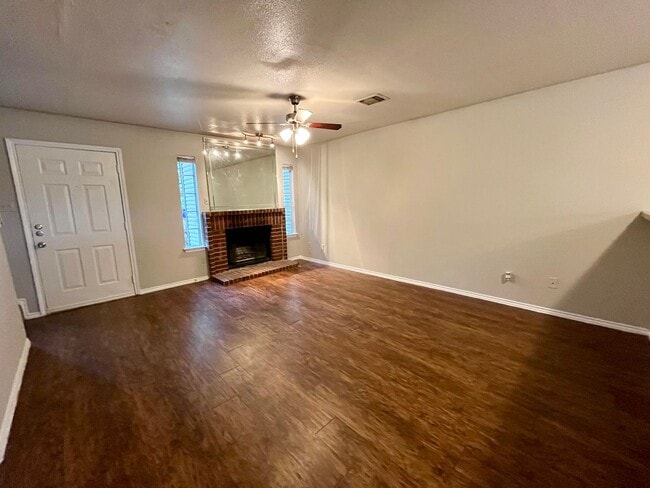 Building Photo - 1841 River Crossing Cir