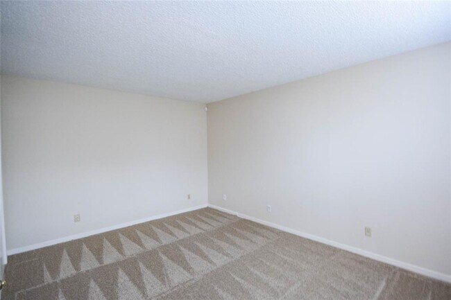 Building Photo - 9262 Westwood Village Dr