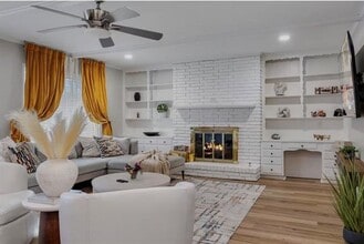 Building Photo - 9005 Villa Park Cir