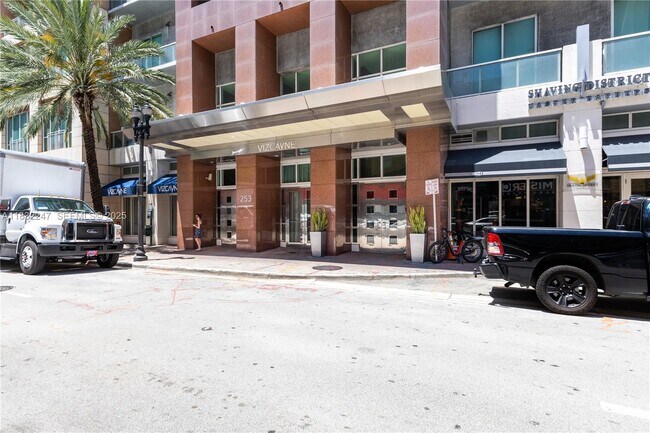 Building Photo - 253 NE 2nd St