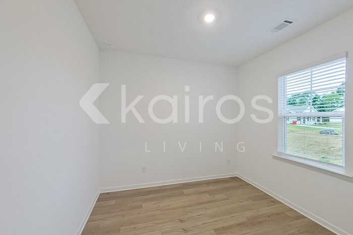 Building Photo - 115 Silver Maple Ln