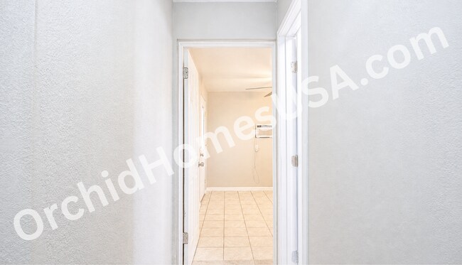 Building Photo - 516 N Roosevelt Ave