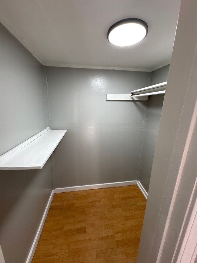 Building Photo - 329 N College St