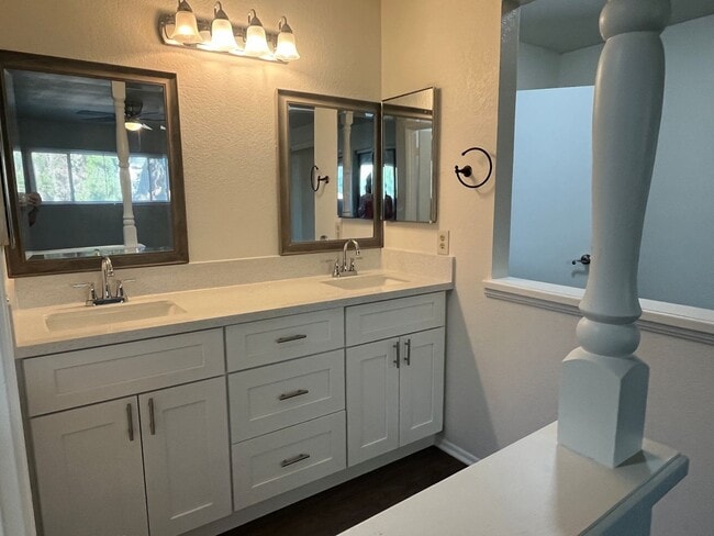 Building Photo - Spacious 3 Bedroom, 2 Bath Home for rent