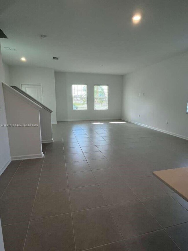 Building Photo - 5984 Zen Wy