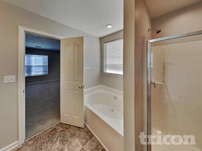 Building Photo - 142 Jacobs Woods Cir