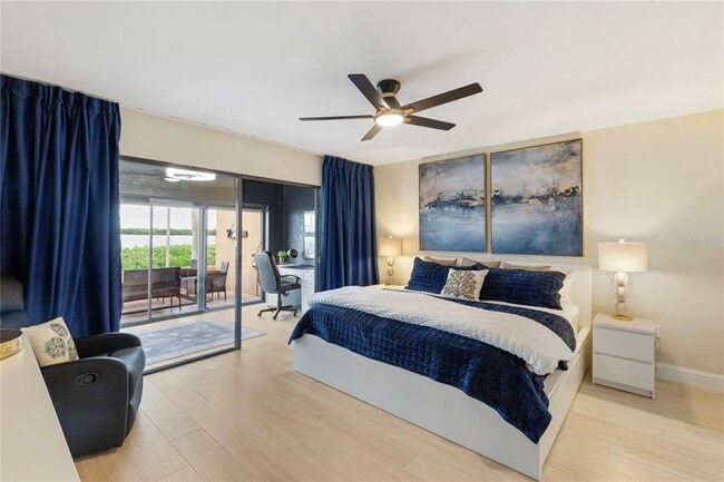 Building Photo - 3887 Catalina Dr