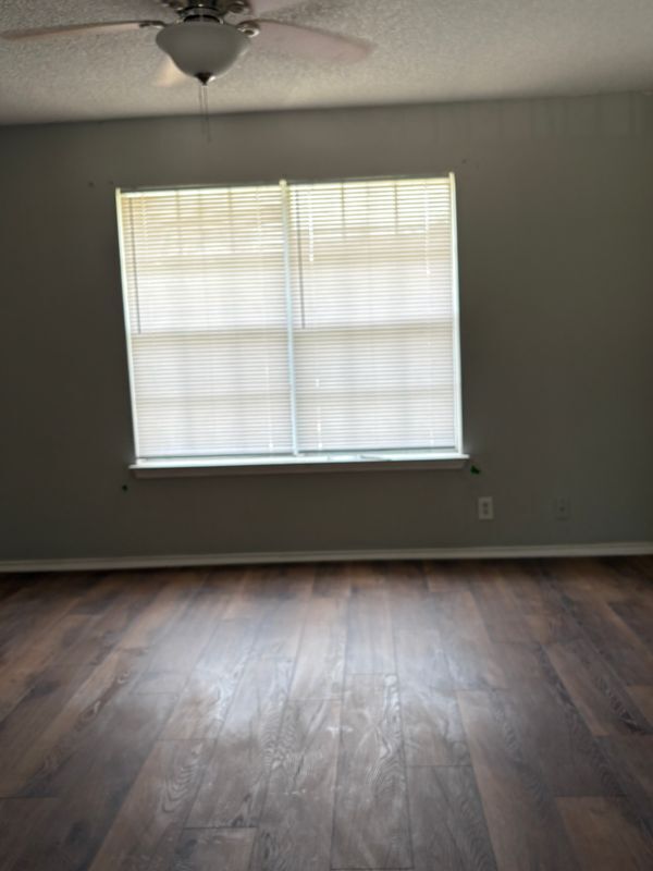 Building Photo - 10831 Laurel Creek