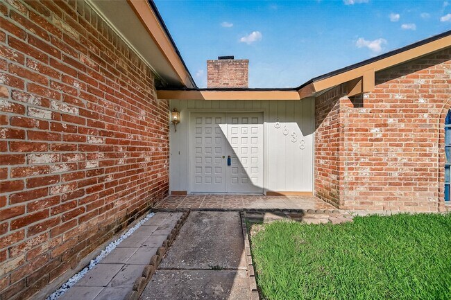 Building Photo - 8638 Little River Rd