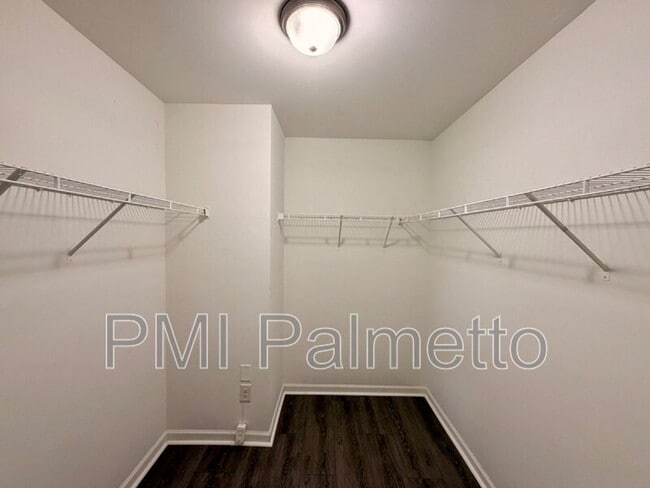Building Photo - 226 Elsoma Dr
