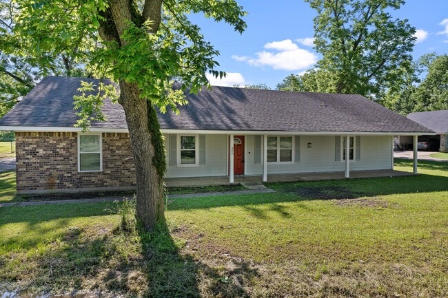Primary Photo - 300 Shadow Ridge Dr