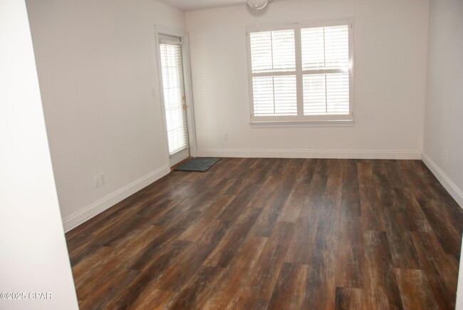 Building Photo - 7009 N Lagoon Dr