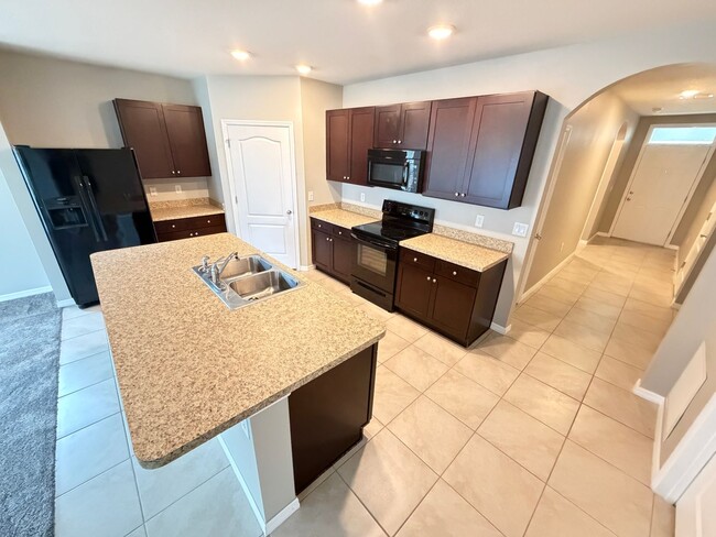Building Photo - Fantastic 4 Bedroom, 2 Bathroom Home in New Smyrna Beach!!