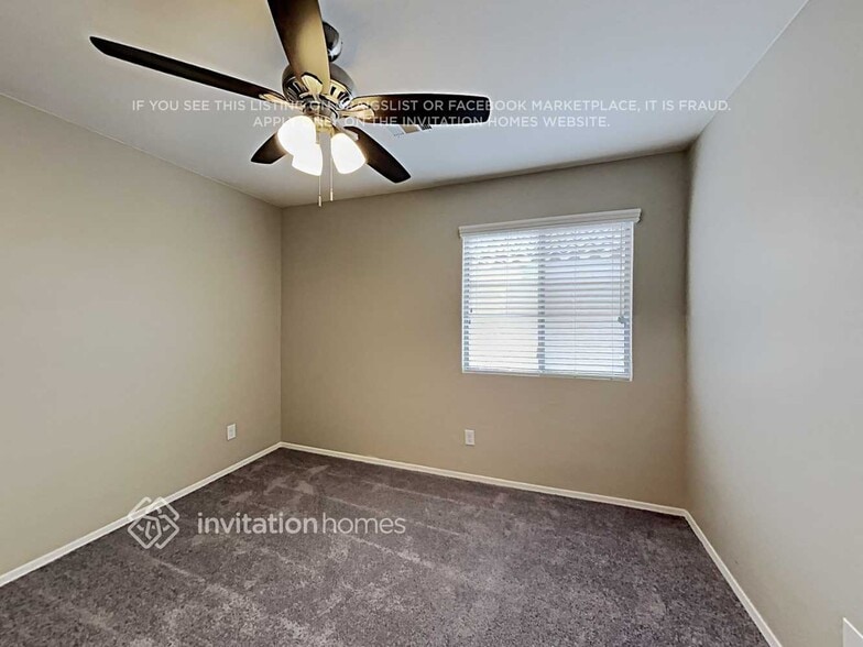 Building Photo - 927 S 239th Ln