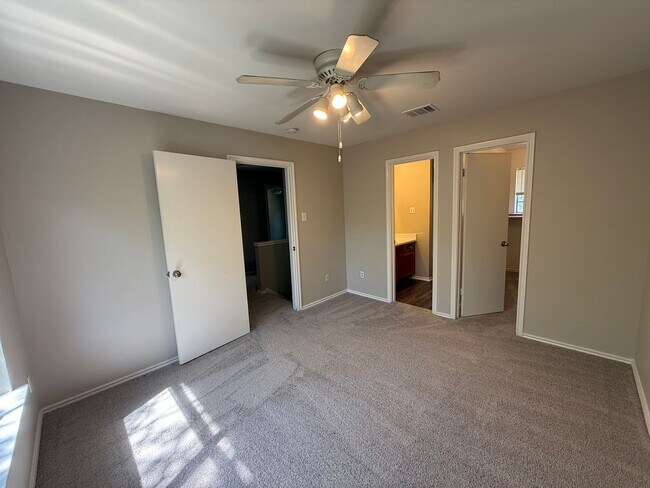 Building Photo - 8508 Apple Carrie Cove
