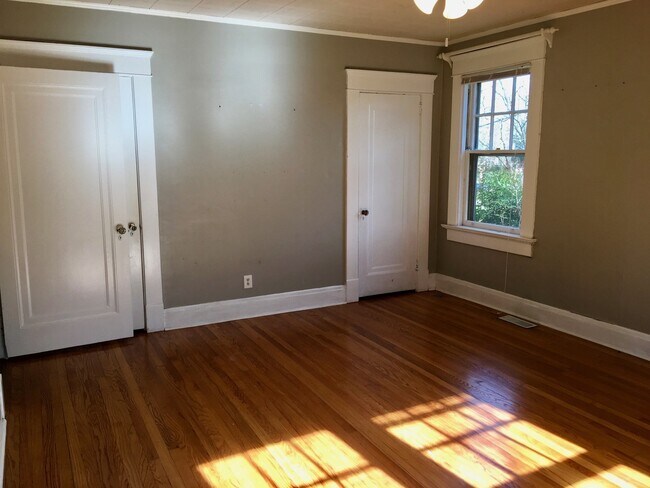 Building Photo - 3736 Whitland Ave