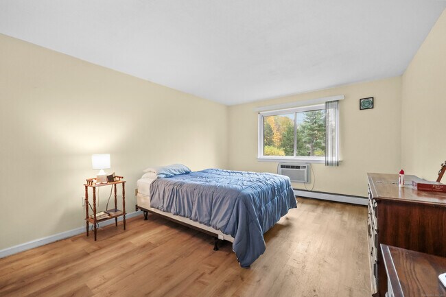 Building Photo - 60 Rambling Brook Ln