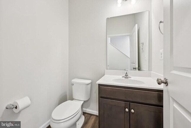 Building Photo - 8816 Selby Ct