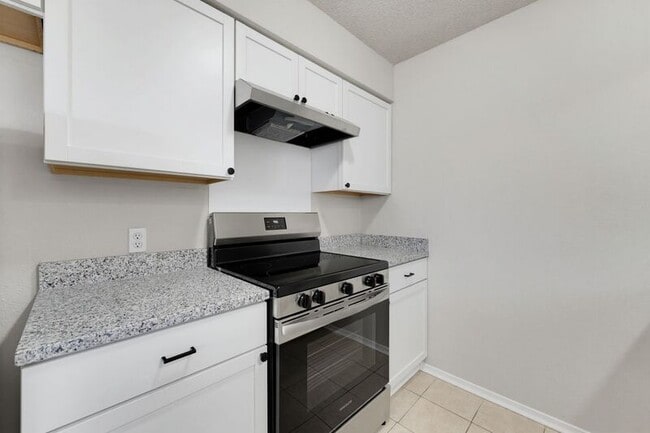 Building Photo - 1247 W Sunset Dr