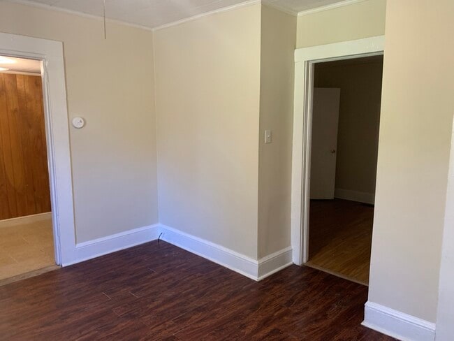 Building Photo - 212 Fairview Dr