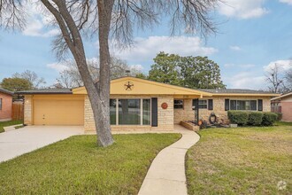 Building Photo - 210 Lemonwood Ave