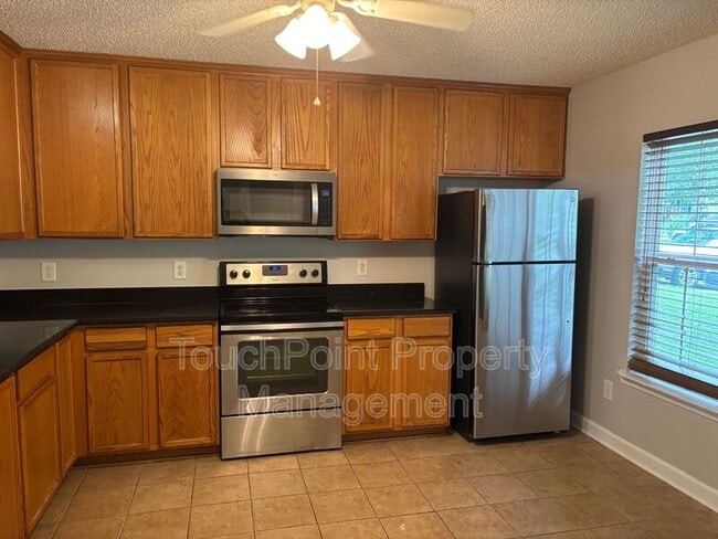 Building Photo - 2032 Beckwith Ln