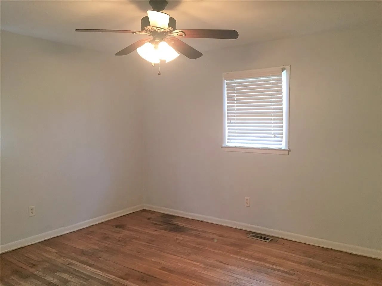 primary bedroom - 407 Collins Ave