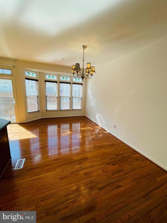 Building Photo - 708 Scarburgh Way