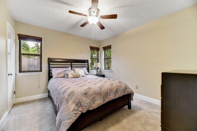 Building Photo - 11313 Menodora Dr