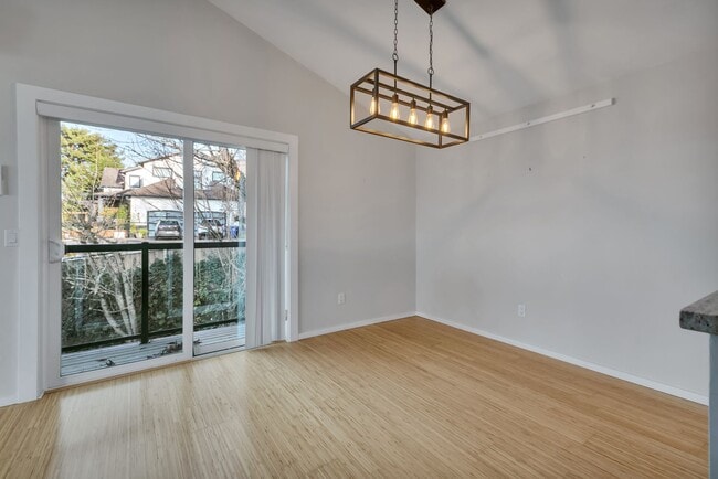 Building Photo - Stunning Sound & Olympic Mountain View Home in North Admiral