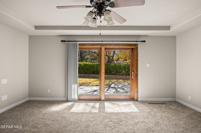 Building Photo - 6204 Pinehurst Dr