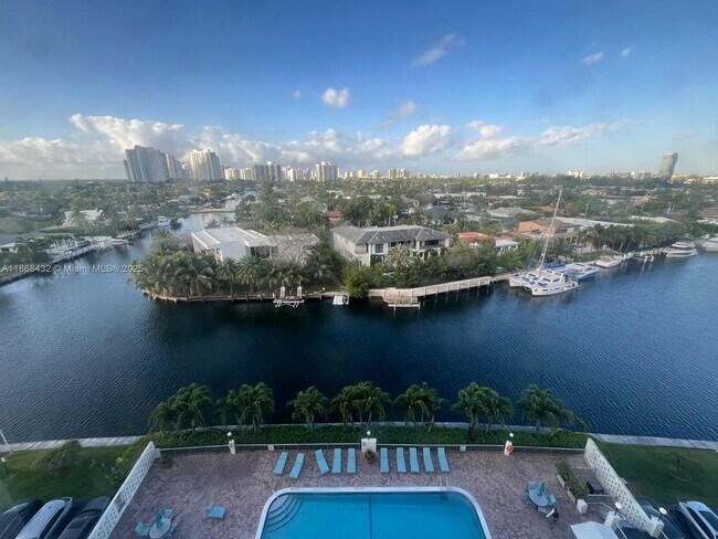 Building Photo - 401 Golden Isles Dr