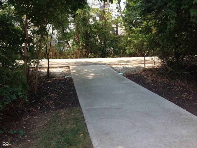 Building Photo - 998 3rd Ave NW