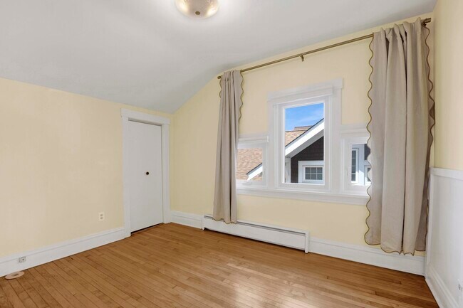 Building Photo - 636 S Euclid Ave