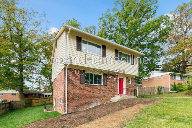Building Photo - 8613 Kenilworth Dr