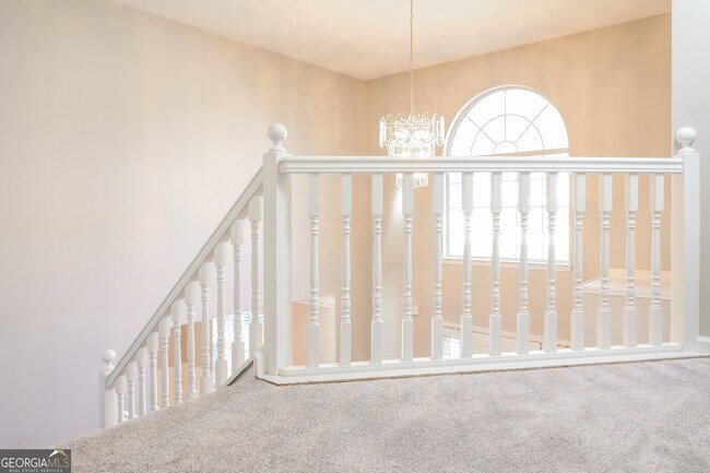 Building Photo - 250 Shadowbrooke Dr