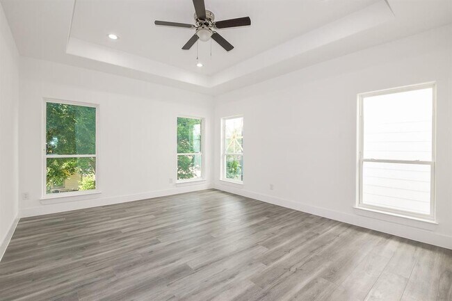 Building Photo - 4438 Aledo St