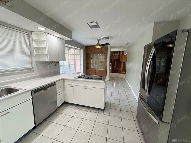 Building Photo - 3776 Dorset Dr