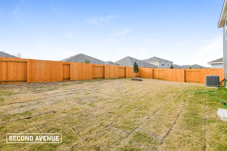 Building Photo - 9704 Sierra Grande Dr